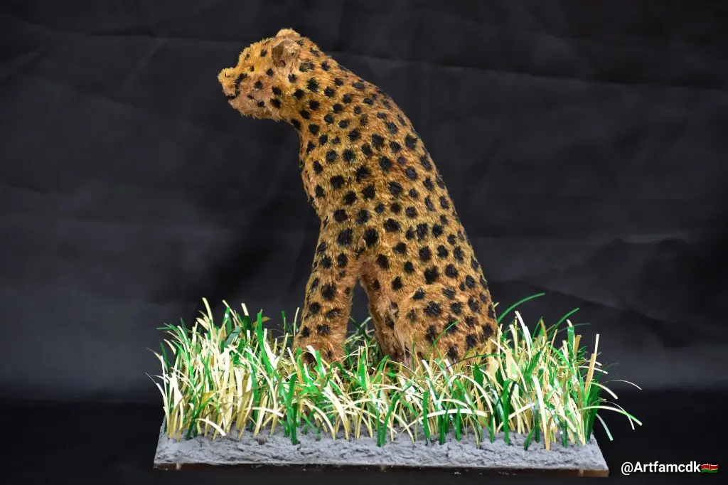 Cheetah Sculpture | African Wildlife Art | Big Cat Figurine | Safari Decor | Handmade Animal Statue | Art for Conservation | Interior Art | Cheetah Artwork